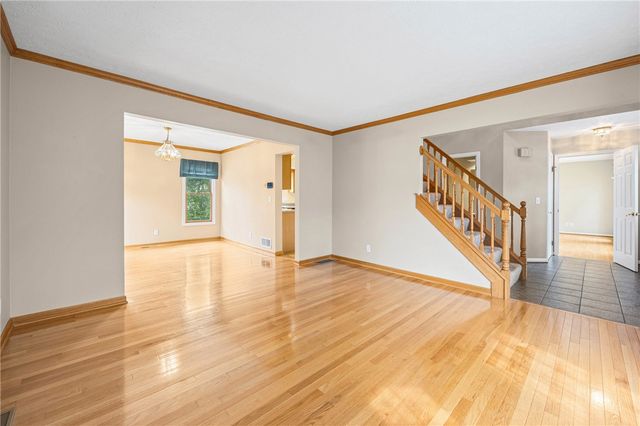 97 Wakecliffe Dr, Greece, NY 14616