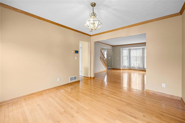 97 Wakecliffe Dr, Greece, NY 14616