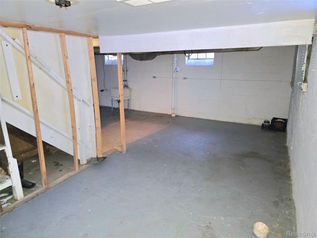 14235 WINTHROP Street, Detroit, MI 48227