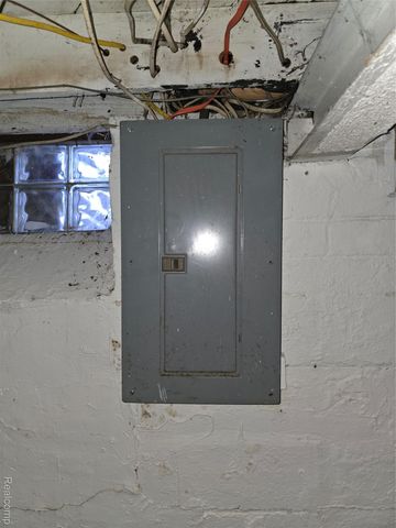 14235 WINTHROP Street, Detroit, MI 48227