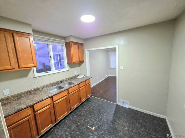 14235 WINTHROP Street, Detroit, MI 48227