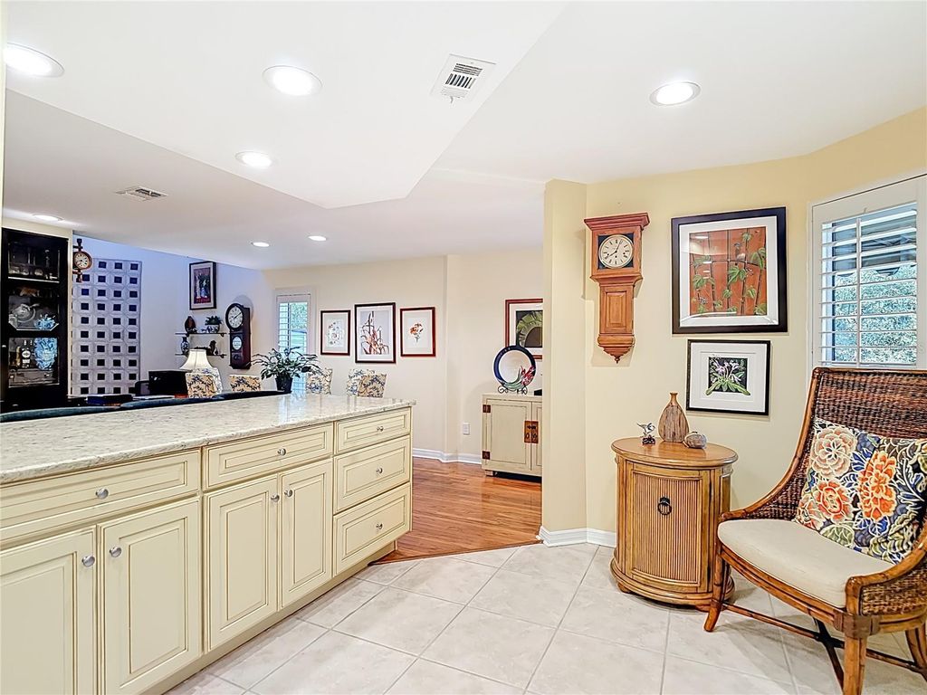 Image 13 of property listing at 13812 MILL COVE CIRCLE 13812, Tampa, FL 33618