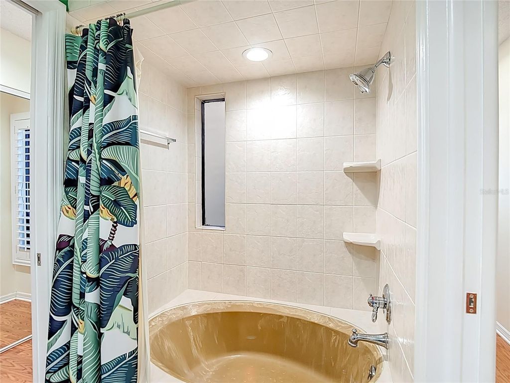 Image 37 of property listing at 13812 MILL COVE CIRCLE 13812, Tampa, FL 33618