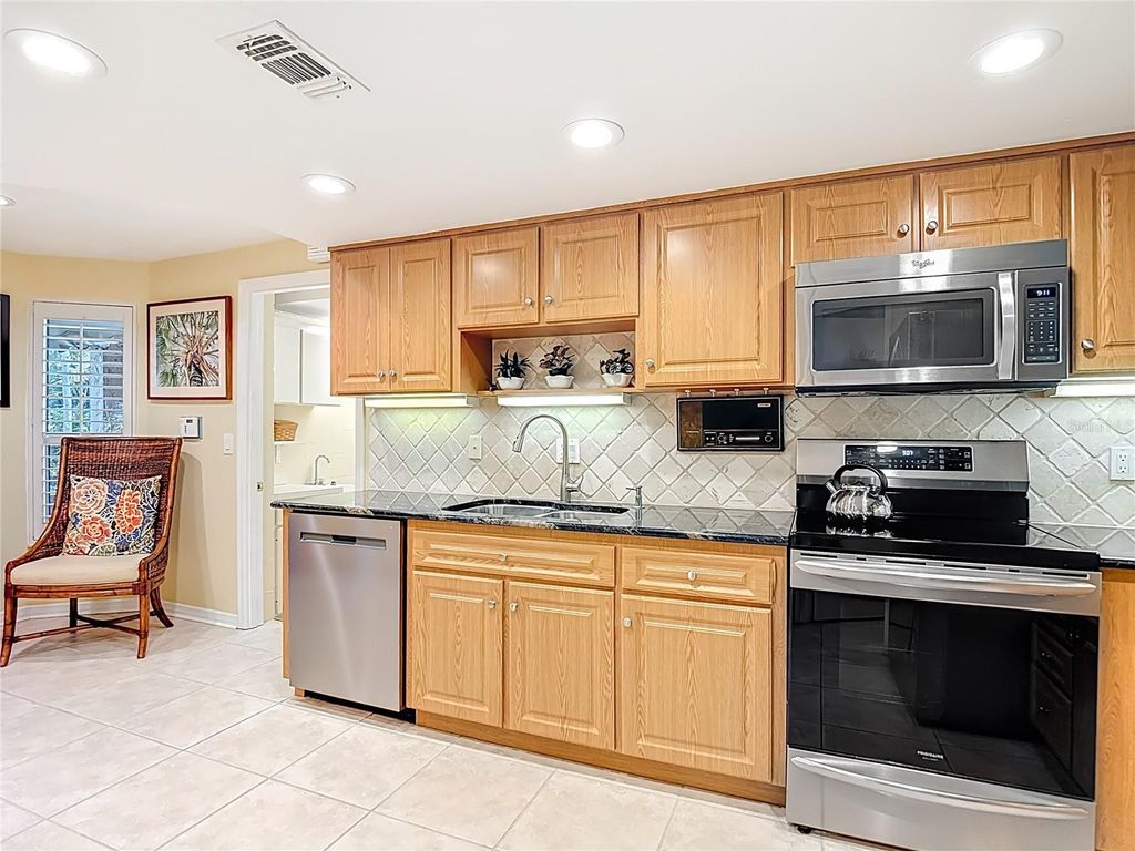 Image 10 of property listing at 13812 MILL COVE CIRCLE 13812, Tampa, FL 33618