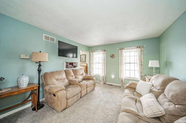 3004 Aruba Way, Muncie, IN 47302