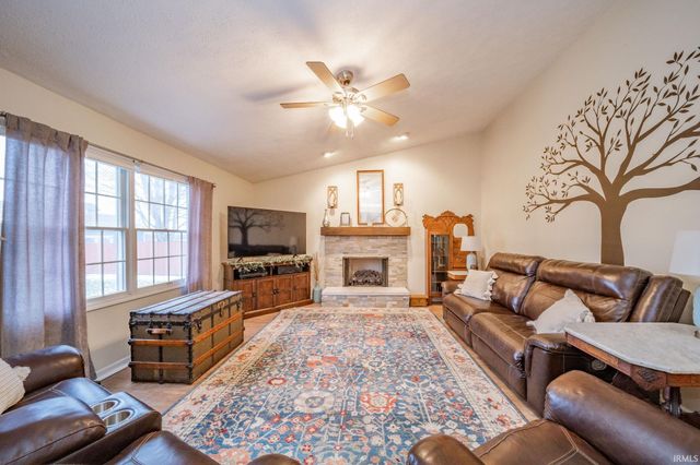 3004 Aruba Way, Muncie, IN 47302