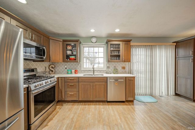 3004 Aruba Way, Muncie, IN 47302