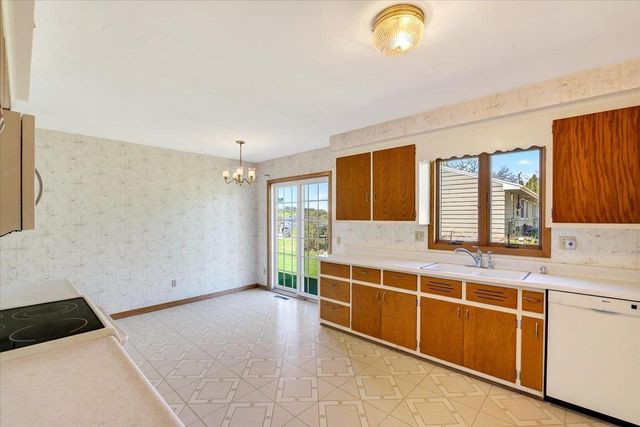 3003 Marvin Court, Cross Plains, WI 53528
