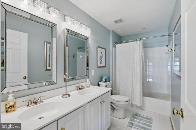 5484 HEREDITY LN, Gainesville, VA 20155