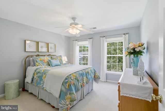5484 HEREDITY LN, Gainesville, VA 20155