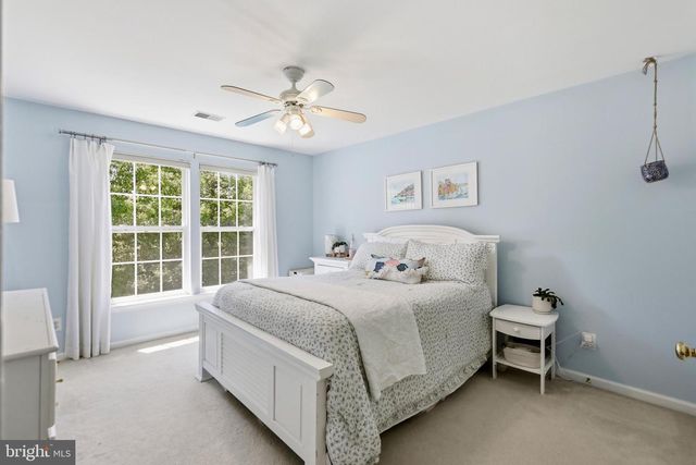 5484 HEREDITY LN, Gainesville, VA 20155