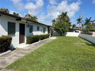 809 NE 2nd St 2, Hallandale Beach, FL 33009