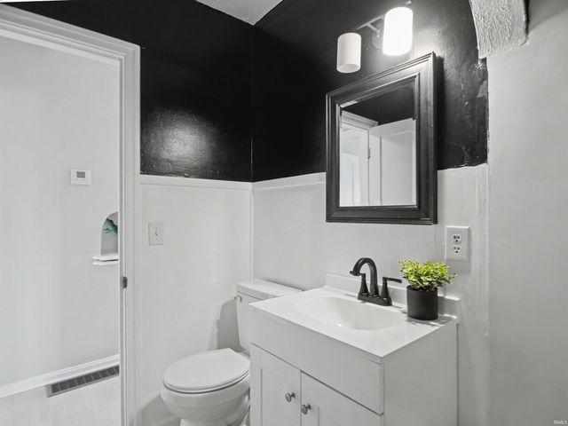 829 Herndon Drive, Evansville, IN 47711
