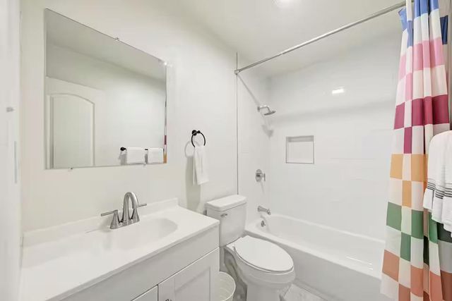 1106 W 22nd ST 4, Austin, TX 78705