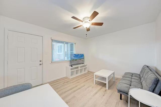 1106 W 22nd ST 4, Austin, TX 78705