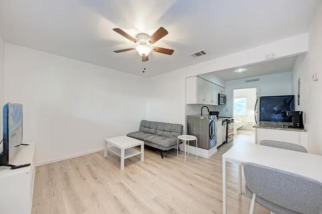 1106 W 22nd ST 4, Austin, TX 78705