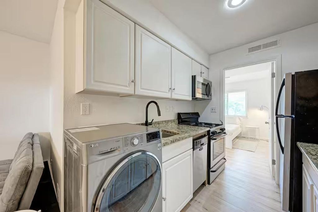 1106 W 22nd ST 4, Austin, TX 78705