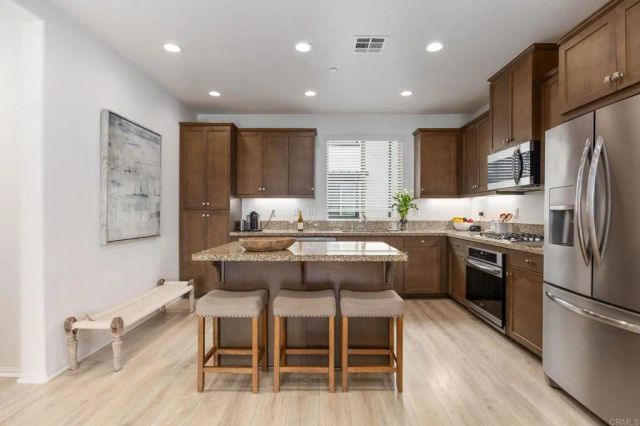 2227 Solara Lane, Vista, CA 92081