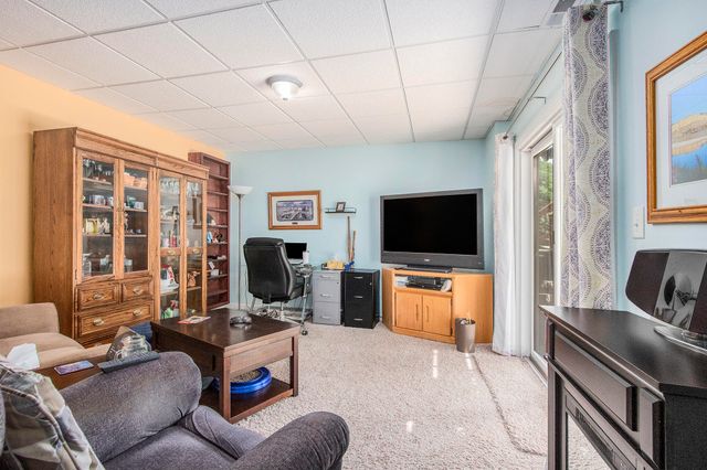 69154 Elkhart Road, Edwardsburg Vllg, MI 49112