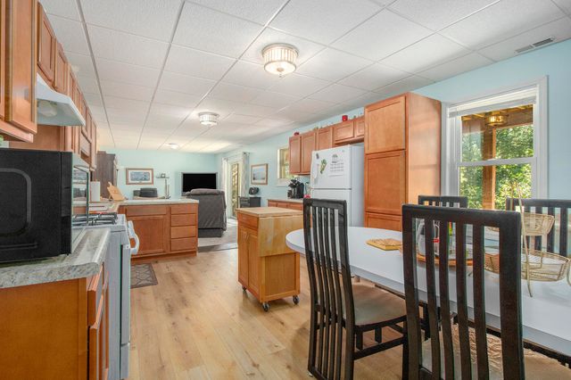 69154 Elkhart Road, Edwardsburg Vllg, MI 49112