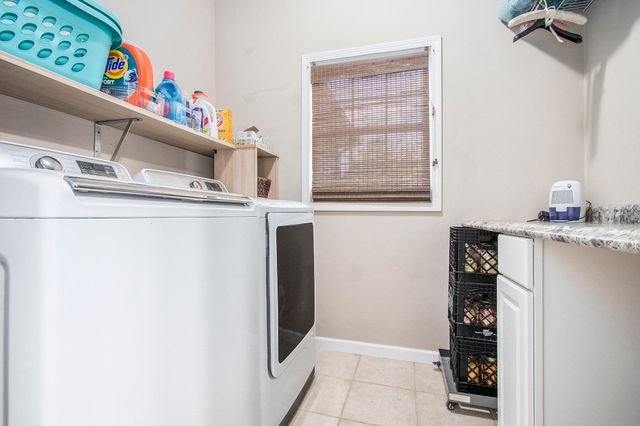 69154 Elkhart Road, Edwardsburg Vllg, MI 49112