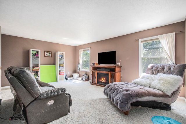 69154 Elkhart Road, Edwardsburg Vllg, MI 49112