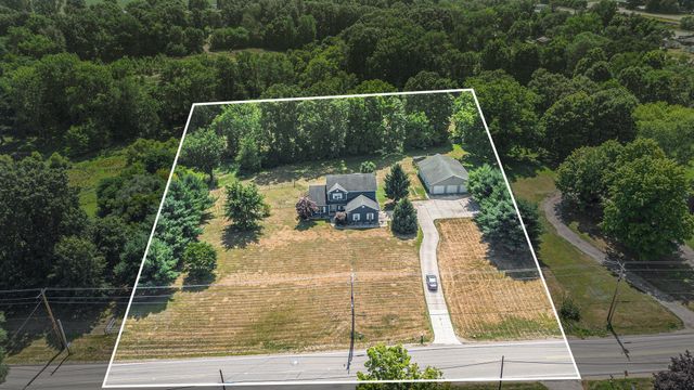 69154 Elkhart Road, Edwardsburg Vllg, MI 49112