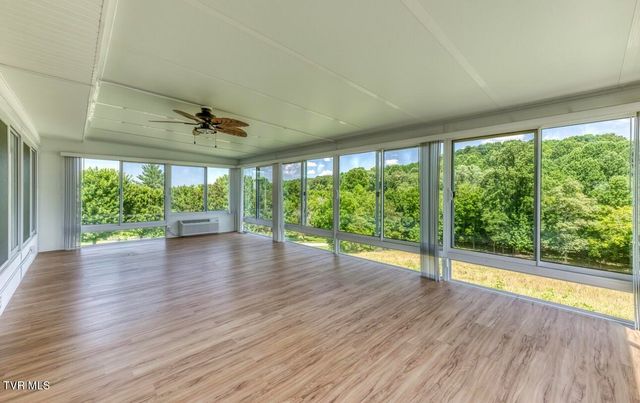 146 Central Drive, Johnson City, TN 37601