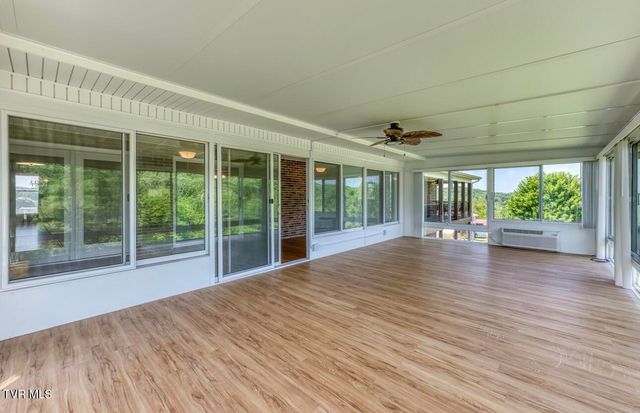 146 Central Drive, Johnson City, TN 37601