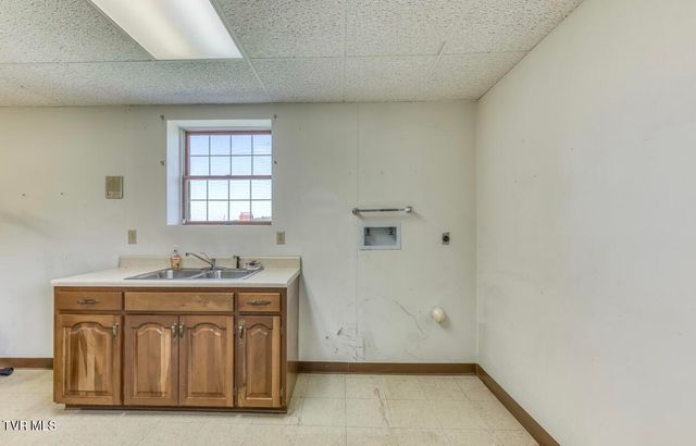 146 Central Drive, Johnson City, TN 37601