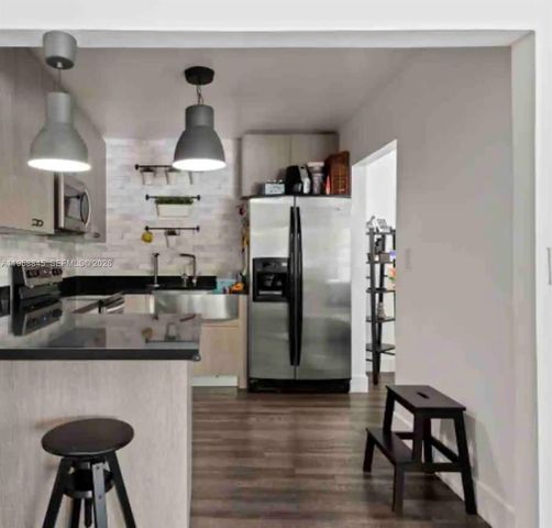 3008 NW 13th Street, Miami, FL 33125