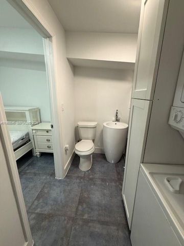 3008 NW 13th Street, Miami, FL 33125