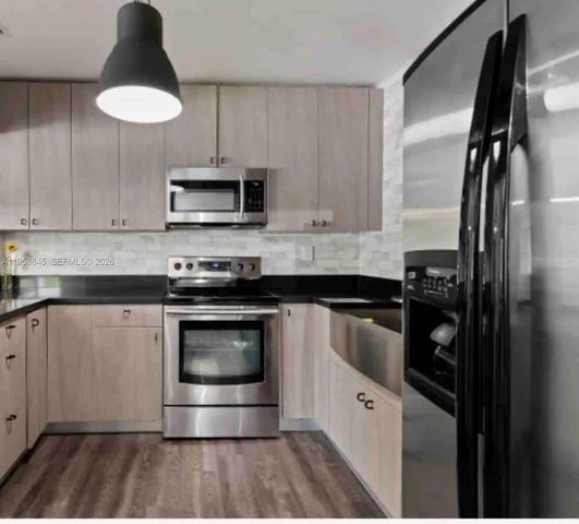 3008 NW 13th Street, Miami, FL 33125