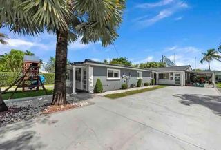 3008 NW 13th Street, Miami, FL 33125