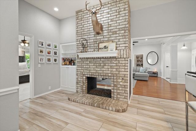 10200 Fieldcrest Drive, Benbrook, TX 76126