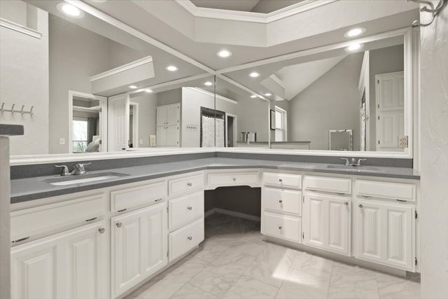 10200 Fieldcrest Drive, Benbrook, TX 76126