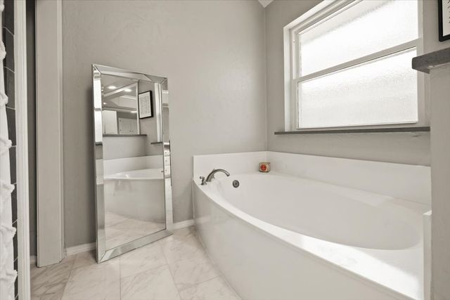 10200 Fieldcrest Drive, Benbrook, TX 76126