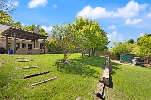10200 Fieldcrest Drive, Benbrook, TX 76126
