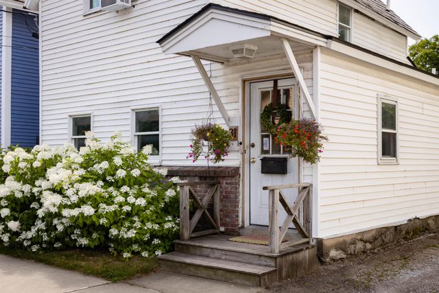 31 Archibald Street, Burlington, VT 05401