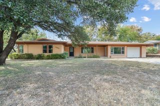 1801 Yale Street, River Oaks, TX 76114