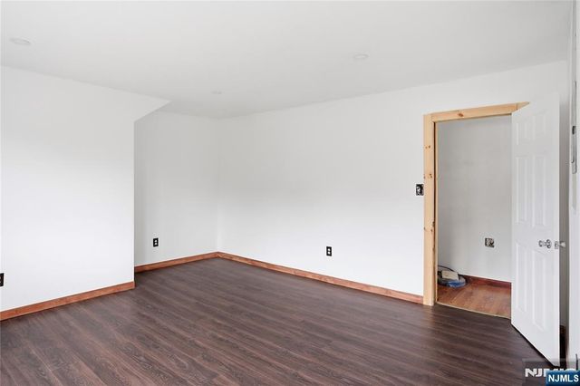 495-497 Totowa Avenue, Paterson, NJ 07522