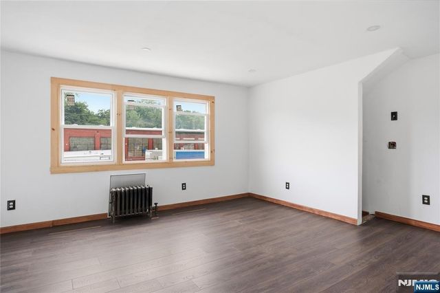 495-497 Totowa Avenue, Paterson, NJ 07522
