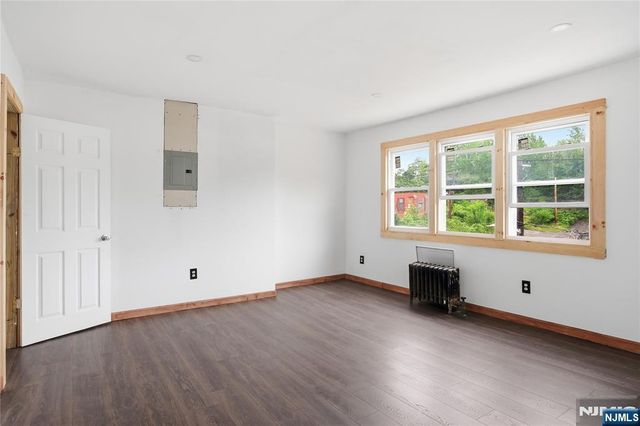495-497 Totowa Avenue, Paterson, NJ 07522