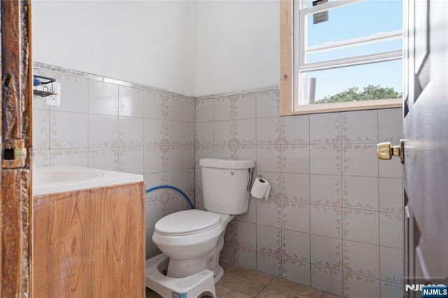 495-497 Totowa Avenue, Paterson, NJ 07522