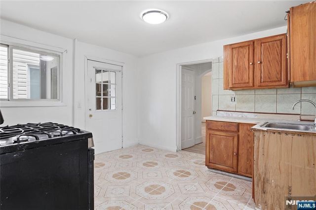 495-497 Totowa Avenue, Paterson, NJ 07522