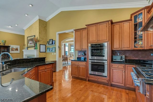 15 JOHNS DRIVE, Warren Twp., NJ 07059