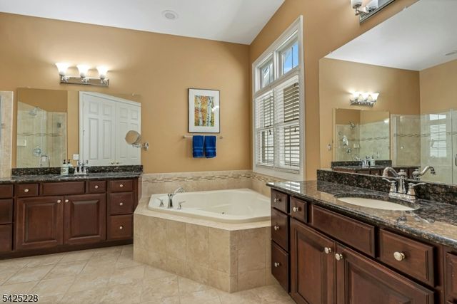 15 JOHNS DRIVE, Warren Twp., NJ 07059