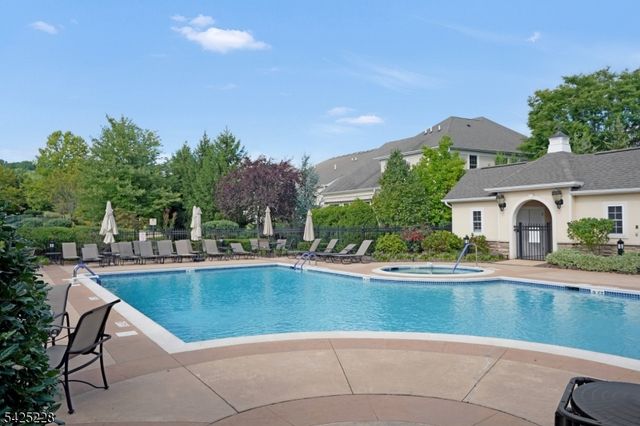 15 JOHNS DRIVE, Warren Twp., NJ 07059