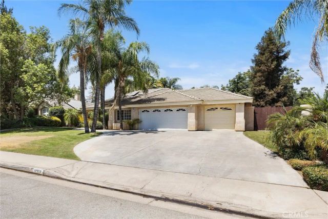 12712 Dove Creek Drive, Bakersfield, CA 93312