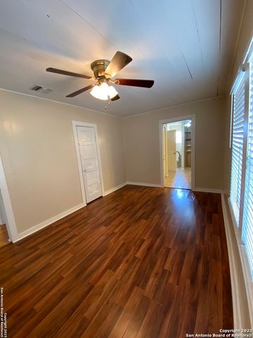 2667 COUNTY ROAD 134, Floresville, TX 78114